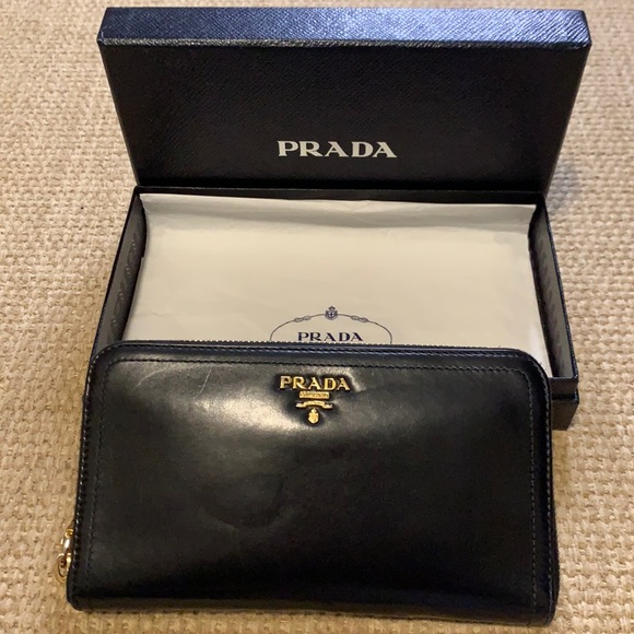 Prada Vintage Wallet AUTHENTICATE - Picture 1 of 8